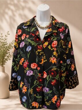 Who What Wear - Floral Button-Front Black Women's Top